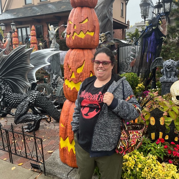 Meet your Posher, Patricia - Picture 3 of 4